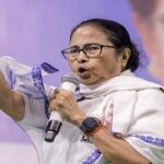দিল্লির বাঙালি বস্তিতে পানি-বিদ্যুৎ বন্ধ,মোদিকে তীব্র আক্রমণ মমতা