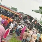 দুই বাসের সংঘর্ষে নিহত ৩, আহত ১০