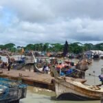 বৈরী আবহাওয়ায় ইলিশ শূন্য ট্রলার, বিপাকে উপকূলের জেলেরা..