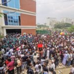 নিহতদের শ্রদ্ধা জানাতে মাইলস্টোন স্কুলে জনস্রোত..