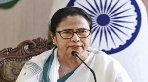আ’লীগ নেতাদের  ভারতে আশ্রয় প্রসঙ্গে মমতার বিস্ফোরক মন্তব্য