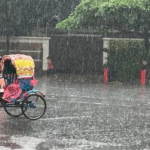 সাগরে লঘুচাপ, সারাদেশে ভারি বৃষ্টির পূর্বাভাস