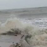 নিম্নচাপ: ১৫ জেলায় ৩ ফুট উচ্চতার জলোচ্ছ্বাসের শঙ্কা