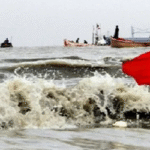 চার সমুদ্রবন্দরে ৩ নম্বর সতর্ক সংকেত