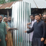 নদী ভাঙ্গনে গৃহহীন মাজেদা বেগমের পাশে বিএনপি নেতা আসিফ সিরাজ রব্বানী