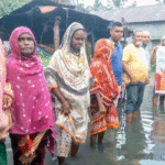 নেত্রকোণায় জলাবদ্ধতায় নাকাল পৌরবাসী, পানি নিস্কাসনের দাবিতে মানববন্ধন