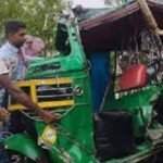 অটোরিকশায় ট্রেনের ধাক্কা, নিহত ৪