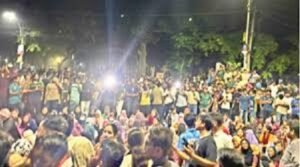 ঢাবির হলে প্রকাশ্য ও গুপ্ত রাজনীতি বন্ধ ঘোষণা..