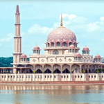 মালয়েশিয়ার বিস্ময়কর পুত্রা মসজিদ