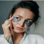 চোখের নিচের ত্বকে সব প্রসাধনী নয়