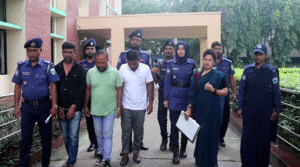 নওগাঁয় এক মহিলা সহ চার ভুয়া পুলিশকে গ্রেফতার 