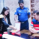 ৫ ঘণ্টার মধ্যে ১২ লাখ টাকার স্বর্ণালংকার উদ্ধার করেছেন নেত্রকোণা মডেল থানার পুলিশ