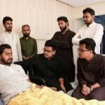 সাবেক ভিপি নুরকে দেখতে হাসপাতালে নতুন ভিপি সাদিক