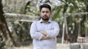 হাসিনার বিরুদ্ধে মামলায় সাক্ষ্য দিতে ট্রাইব্যুনালে নাহিদ ইসলাম