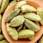 রাতে ঘুমানোর আগে এলাচ খেলে মিলবে যে উপকার