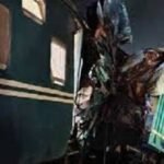 ট্রেনের ধাক্কায় দুমড়ে-মুচড়ে গেল ট্রাক, নিহত ২