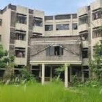 গভীর রাতে ছাত্রী হোস্টেলে বহিরাগতদের হামলা