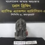 নওগাঁয় কষ্টি পাথরের মূর্তিসহ দুজন গ্রেপ্তার