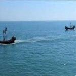 ট্রলারে জলদস্যুদের হামলা, এক জেলে অপহরণ