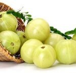 শুধু ভেতরের স্বাস্থ্যই নয়, বাইরের সৌন্দর্যেও রক্ষা করে আমলকী