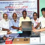 দুর্গাপুর প্রেসক্লাবকে কম্পিউটার সেট দিলেন ব্যারিস্টার কায়সার কামাল