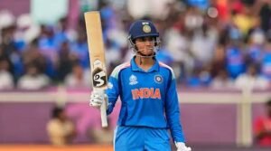 ছক্কা মেরেই বিশ্ব রেকর্ড গড়লেন স্মৃতি মান্ধানা