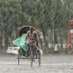 ৮ বিভাগেই ভারী বৃষ্টির সতর্কতা, ভূমিধস-জলাবদ্ধতার শঙ্কা