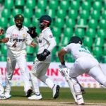 বিশ্বচ্যাম্পিয়ন দক্ষিণ আফ্রিকাকে ধসিয়ে দিয়ে জিতল পাকিস্তান