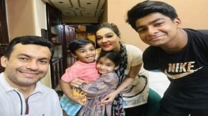 হঠাৎ এক ফ্রেমে ধরা দিলেন রাকিব-মাহি