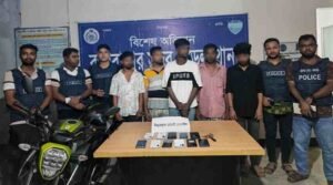 কক্সবাজারে পর্যটককে ছুরিকাঘাতের ঘটনায় গ্রেফতার ৫