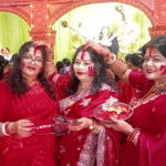 দেবী দুর্গাকে বিদায়ের আগে নওগাঁয় সিঁদুর খেলার উৎসব- 