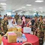 আশুলিয়ায় সেনাবাহিনীর সার্বিক ব্যবস্থাপনায় ফ্রী চিকিৎসা সেবাসহ ওষুধ বিতরণ 