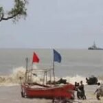 মোংলা থেকে ৭৩৫ কিমি দূরে গভীর নিম্নচাপ, সন্ধ্যার মধ্যে ঝড়ের পূর্বাভাস