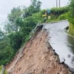 দার্জিলিংয়ে নিহত ১৪, সব পর্যটন স্পট বন্ধ