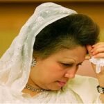 অসহায় এক মিনতি নিয়ে তোমার সামনে হাত তুলেছি