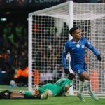 বার্সেলোনার বিপক্ষে গোল করে এমবাপ্পে ও হল্যান্ডের পাশে এস্তেভাও