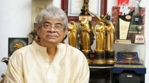 গাজী মাজহারুল আনোয়ার : তুমি সুতোয় বেধেছ শাপলার ফুল নাকি তোমার মন