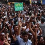 অনির্দিষ্টকালের কর্মবিরতিতে প্রাথমিকের শিক্ষকরা