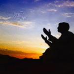 প্রতিদিন সকালে দুই ফেরেশতার দোয়া ও বদদোয়া