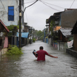 শ্রীলঙ্কায় ঘূর্ণিঝড়ের আঘাতে মৃতের সংখ্যা বেড়ে ১৫৩, নিখোঁজ ১৯১