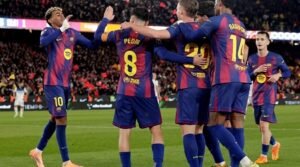 লা লিগার ম্যাচে রাতে মাঠে নামছে বার্সেলোনা