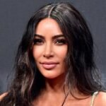 কান্নায় ভেঙে পড়লেন কিম