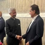 ঢাকায় পাকিস্তানের স্পিকারের সঙ্গে ভারতের পররাষ্ট্রমন্ত্রীর সাক্ষাৎ