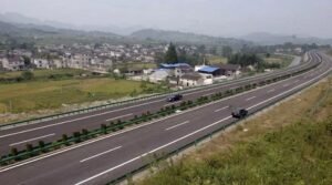 বিশ্বের ‘সবচেয়ে দীর্ঘ’ টানেল চালু করল চীন