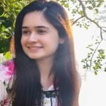 প্রেমের প্রস্তাব দেওয়ায় স্টাম্প দিয়ে পিটিয়েছিলাম : ঐশী