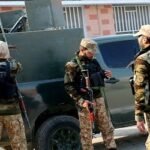 গাড়িতে বন্দুক ও বোমা হামলা, ৫ পাকিস্তানি পুলিশ সদস্য নিহত