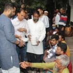 খালেদা জিয়া’র সুস্থতা কামনায় দোয়া, দুস্থদের খাবার বিতরণ করলেন তামিম