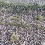 যতদূর দৃষ্টি যায়, মানুষ আর মানুষ