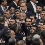 তুরস্কের পার্লামেন্টে হাতাহাতি, বিশৃঙ্খলার মাঝেই বিল পাশ