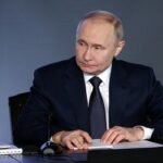 যুদ্ধক্ষেত্রের অগ্রগতি দেখতে ফ্রন্টলাইন কমান্ড সেন্টারে পুতিন